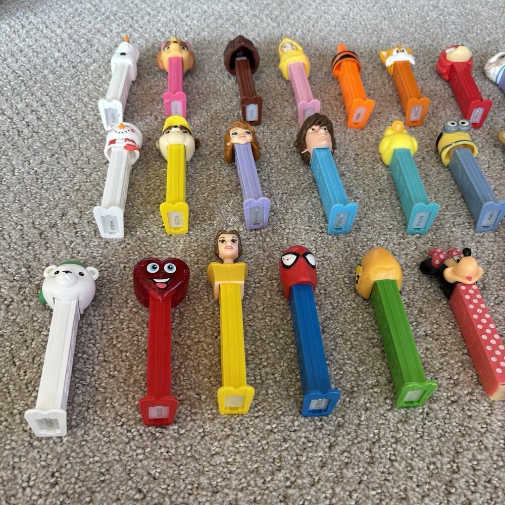 LOT OF PEZ DISPENSERS DISNEY, STAR WARS, SEASONAL + - Picture 4 of 9